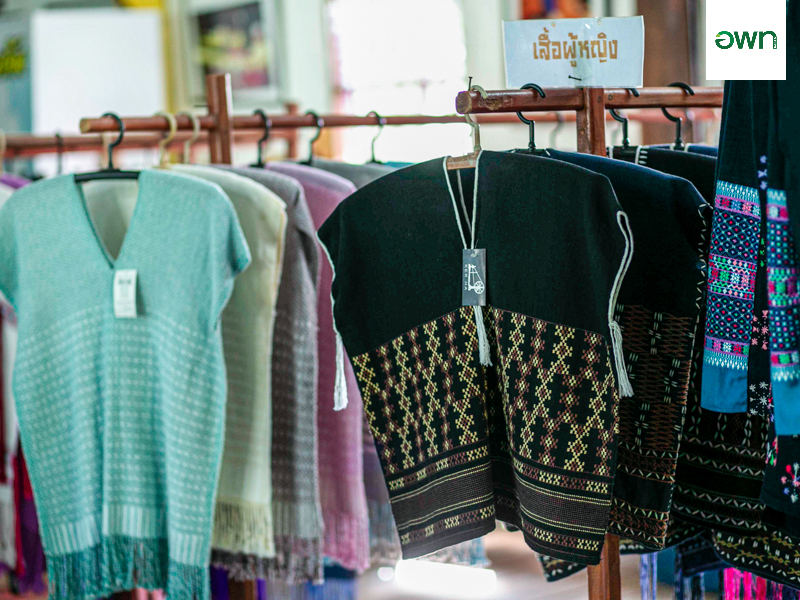 Cloth weaving demonstration
