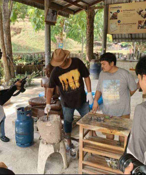 ชมการหล่อเหรียญศรีวัตสะ (โรงหล่อพระวิเชียร)