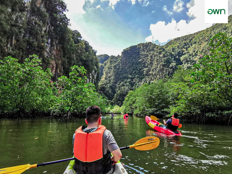 พายเรือคะยักที่ช่องลอดเขา