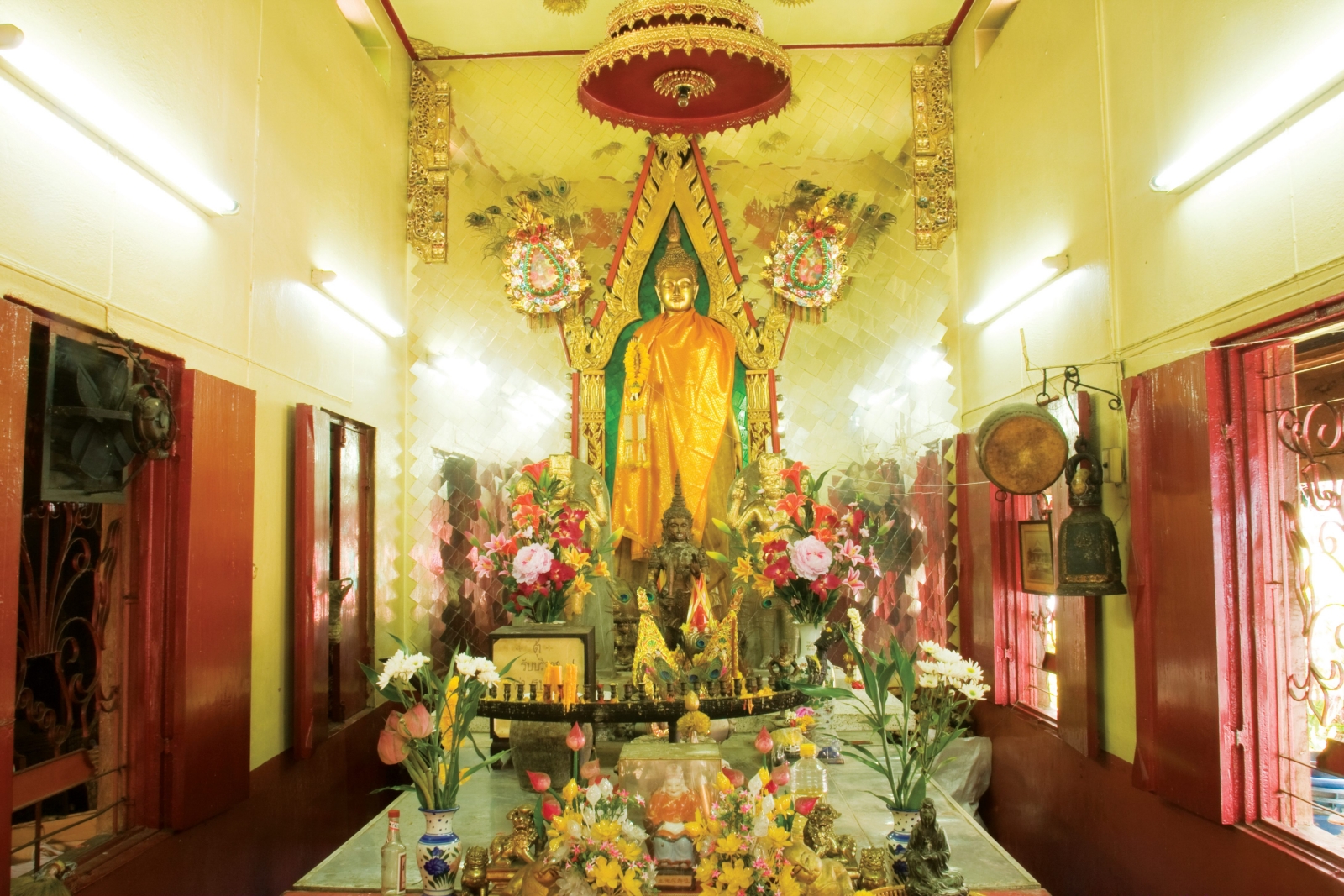 ศาลพระเสื้อเมือง