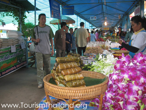 ตลาดน้ำไทรน้อย