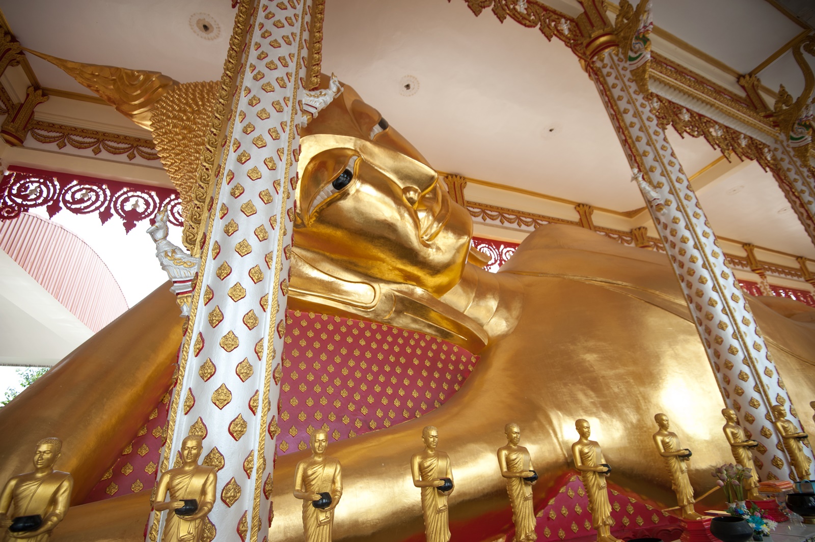วัดราษฎร์ประคองธรรม