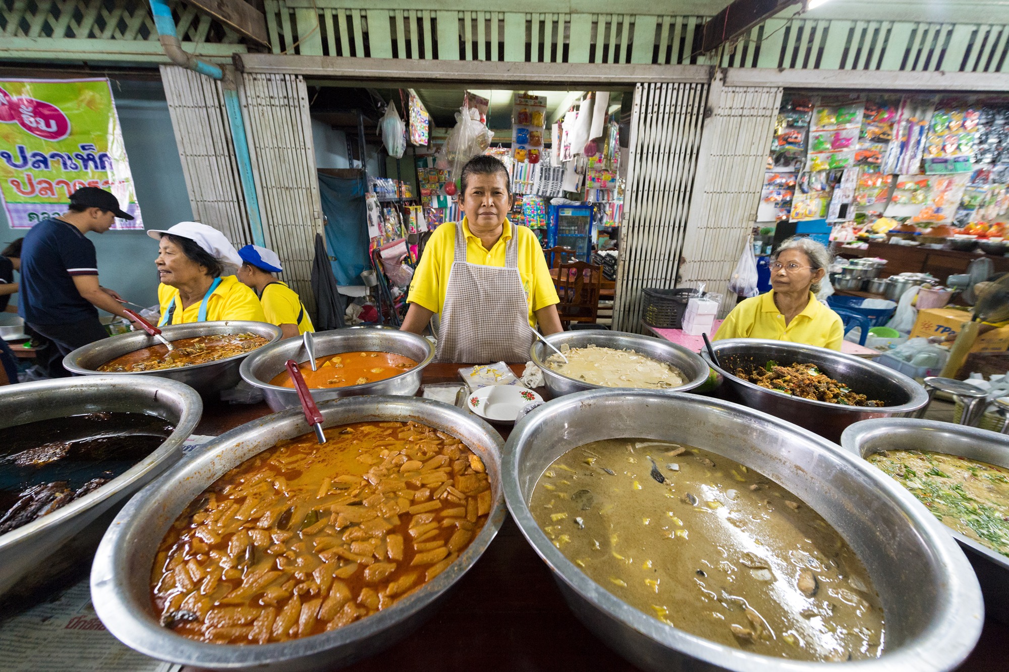 ตลาดลาดชะโด