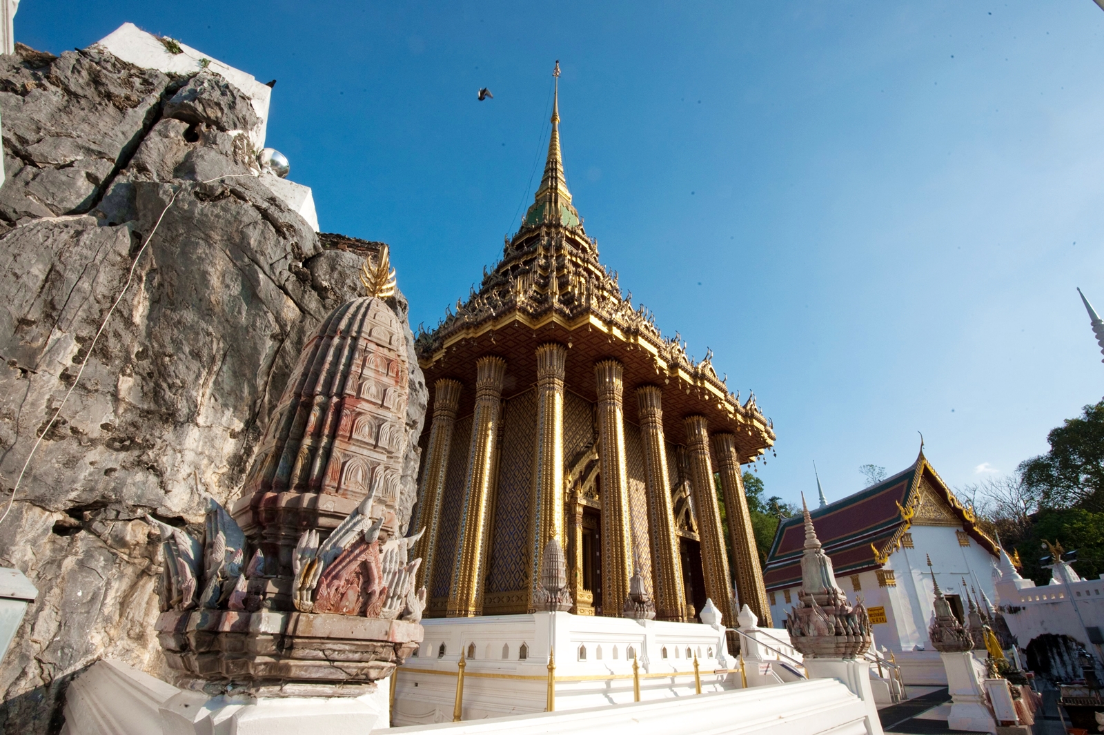 วัดพระพุทธบาทราชวรมหาวิหาร