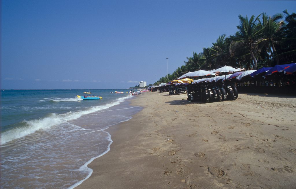 หาดบางแสน