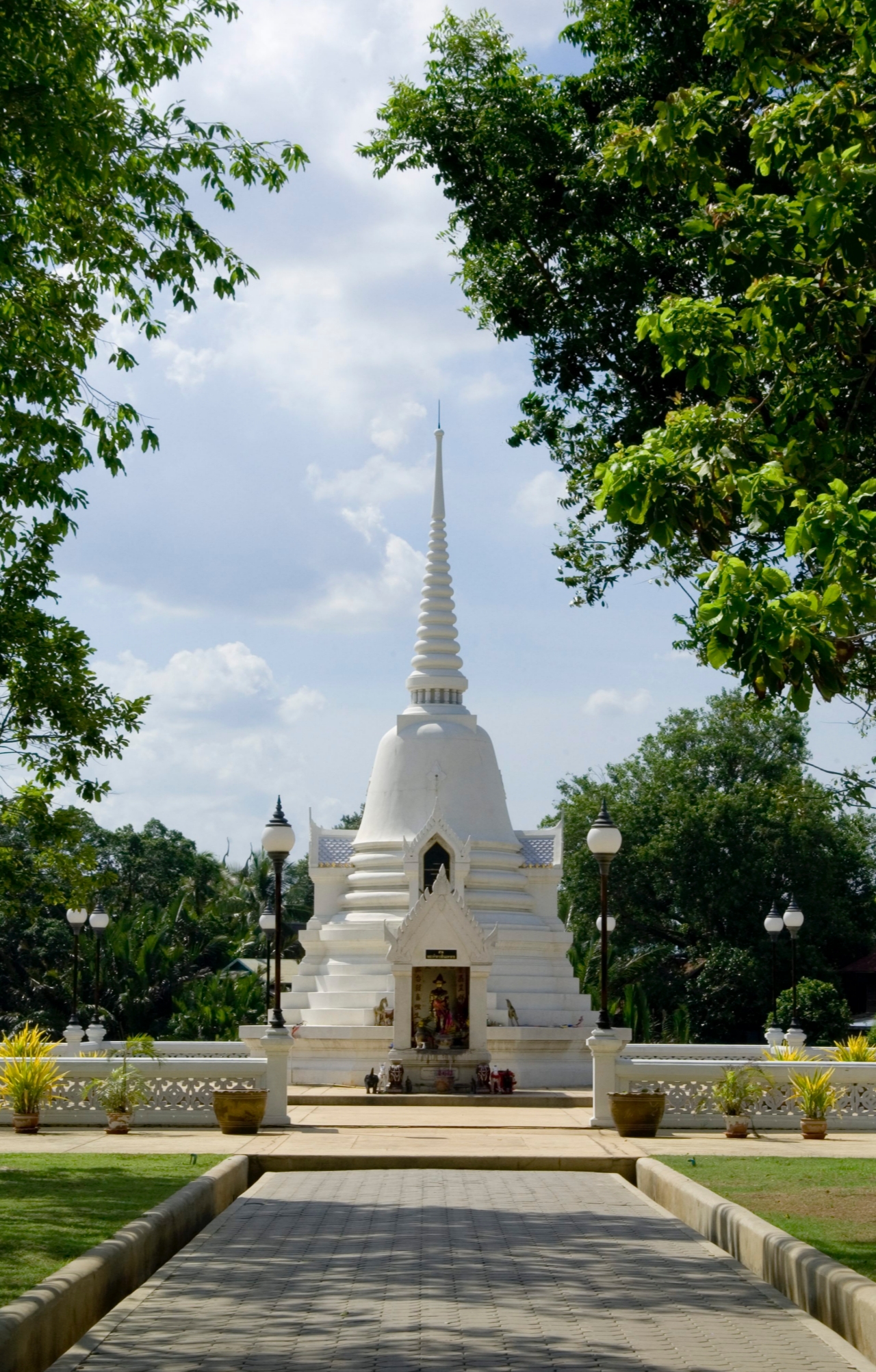 อนุสรณ์สถานพระสถูปเจดีย์สมเด็จพระเจ้าตากสินมหาราช