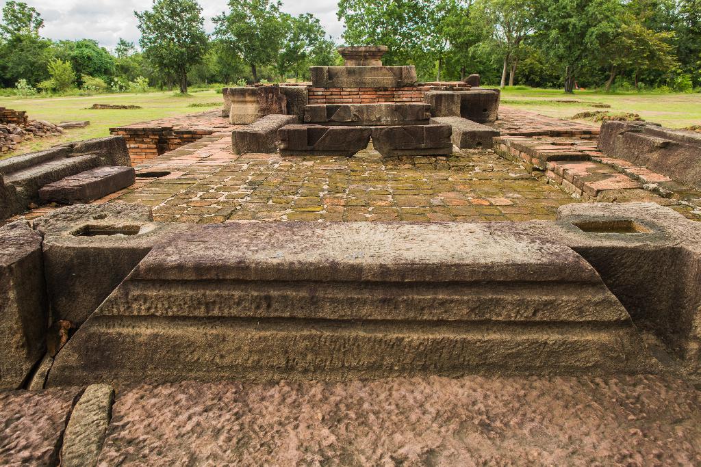 โบราณสถานเมืองเสมา