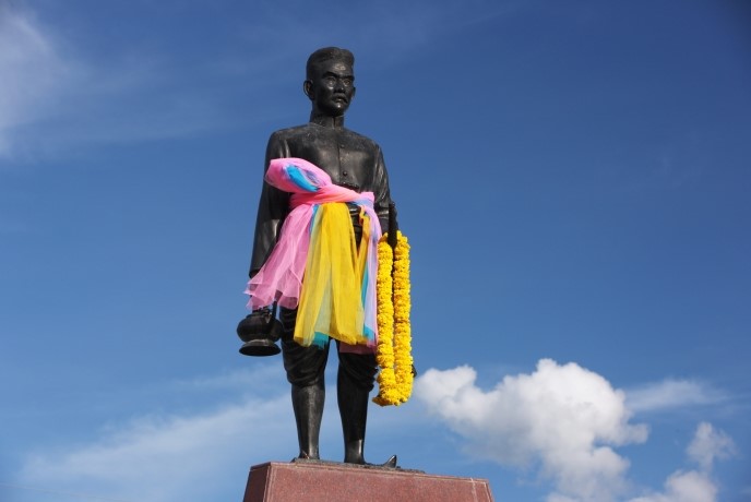 อนุสาวรีย์พระยาชัยสุนทร (ท้าวโสมพะมิตร)