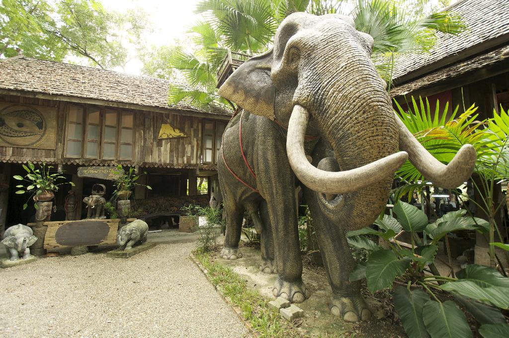 บ้านจ๊างนัก