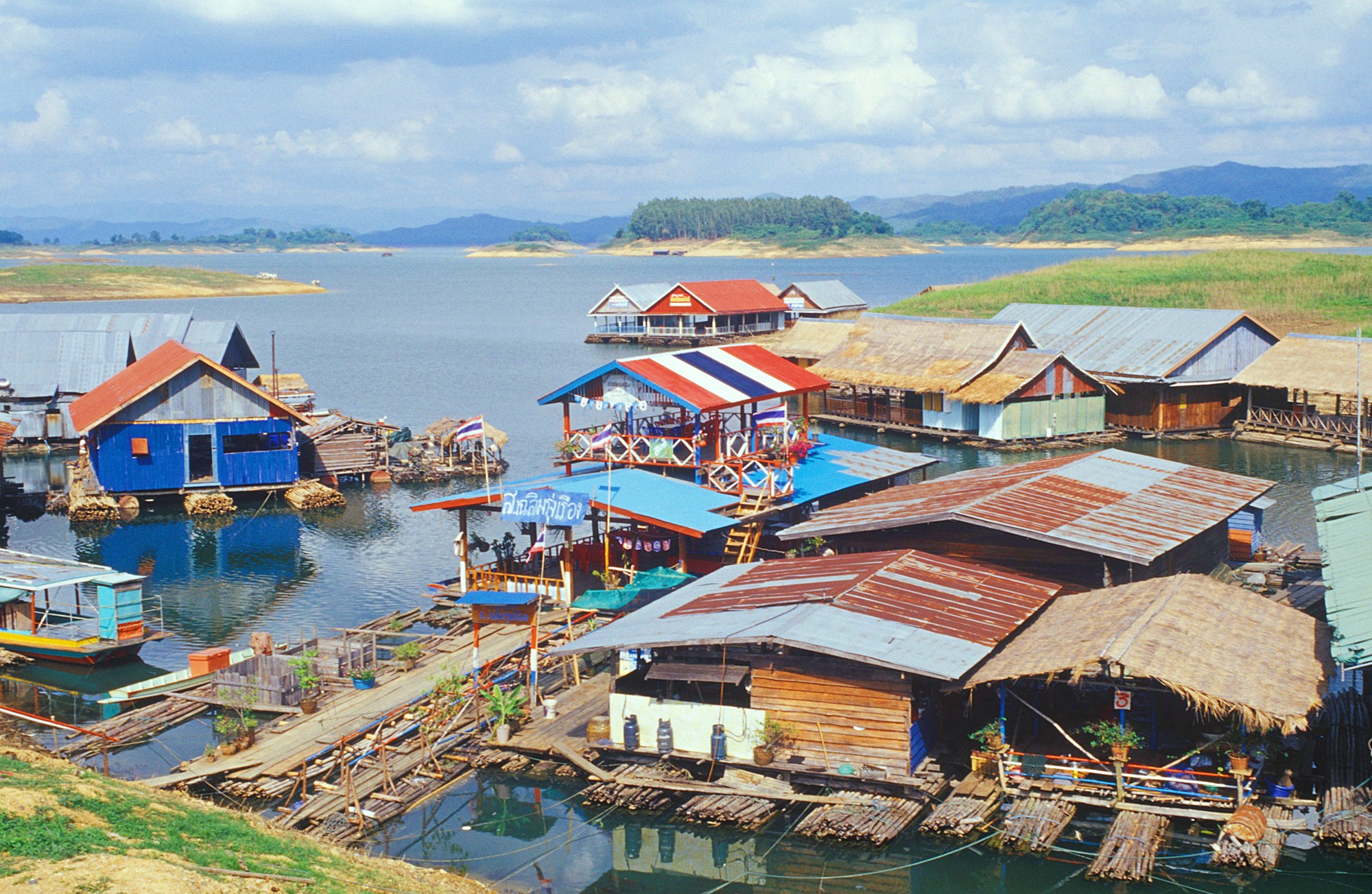 บ้านท่าเรือ