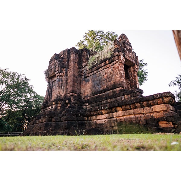 ศาลตาผาแดง