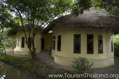 สวนศิลป์ บ้านดิน ราชบุรี