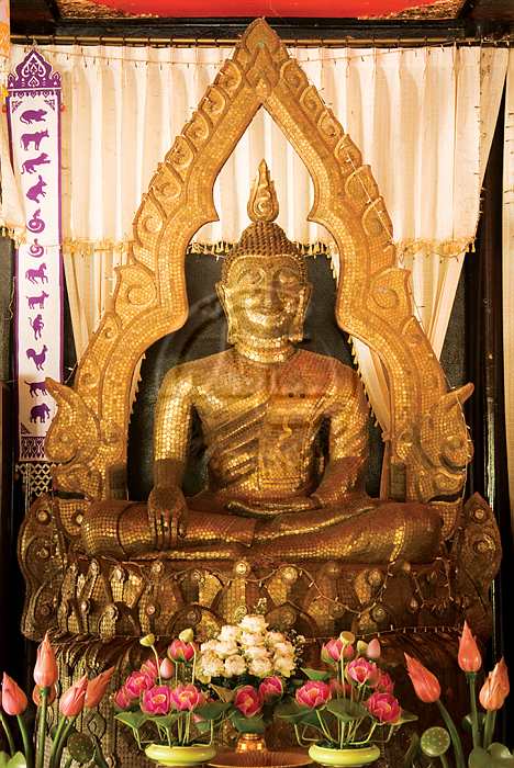 วัดลาดขาม (หลวงพ่อแสนเหรียญ)