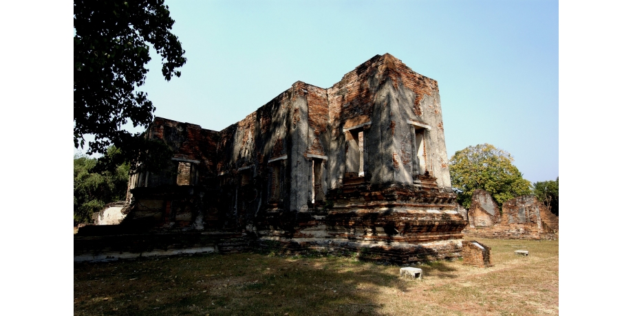 กำแพงเมืองเก่า และประตูเมือง