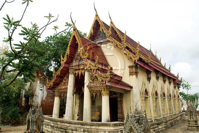 วัดใหญ่จอมปราสาท