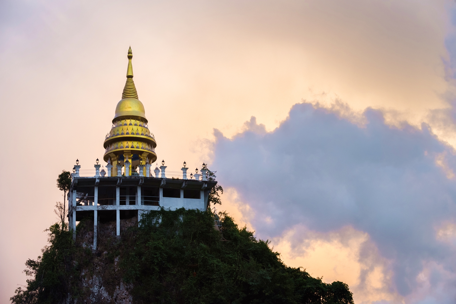 อุทยานธรรมเขานาในหลวง